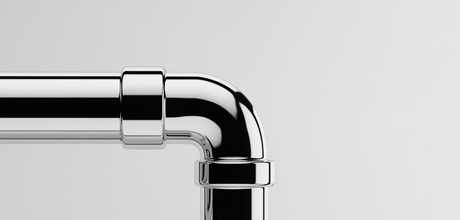 Fotomontage av ett blankt kromrör i minimalistisk stil